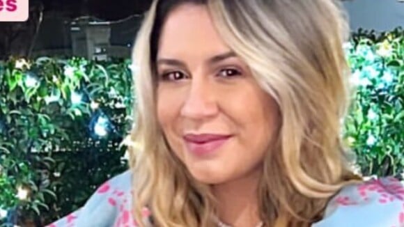 Marília Mendonça usa look com decote no Natal e dá presente curioso para Murilo Huff