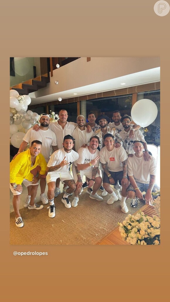 Neymar celebrou o Ano Novo com amigos e familiares em Mangaratiba