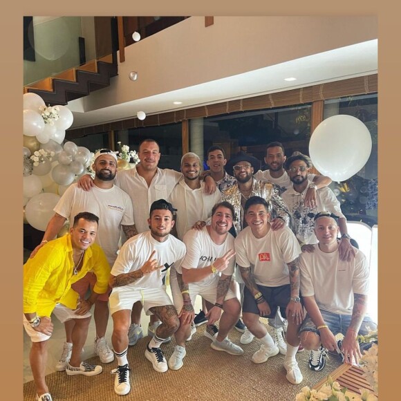 Neymar celebrou o Ano Novo com amigos e familiares em Mangaratiba