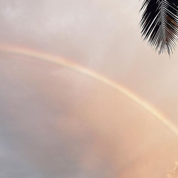 Bruna Marquezine mostrou arco-íris que iluminou ilha de Angra dos Reis
