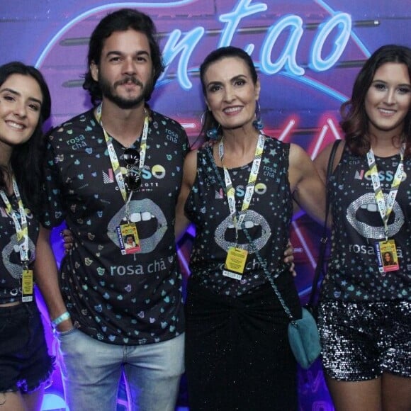 Filha de Fátima Bernardes, Bia Bonemer exaltou boa relação com Túlio Gadelha