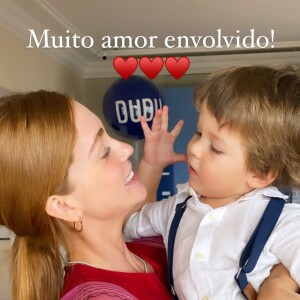 Marina Ruy Barbosa celebra festa de 2 anos do afilhado