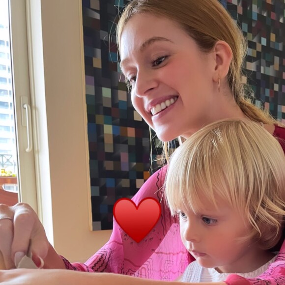 Filho da influencer Shantal encanta Marina Ruy Barbosa em foto