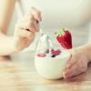 Pré-treino: iogurte e frutas vermelhas são um combo de proteína e termogênico 