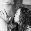 Whindersson Nunes beija a barriga de grávida da namorada, Maria Lina, e encanta fãs
