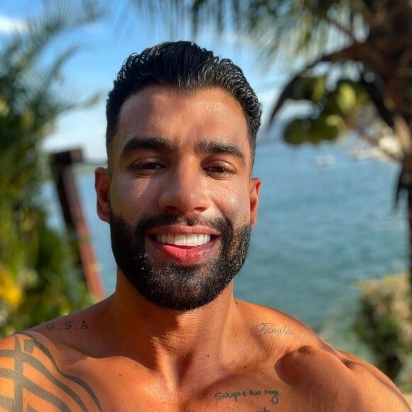 Gusttavo Lima apareceu em foto na cidade de Angra dos Reis