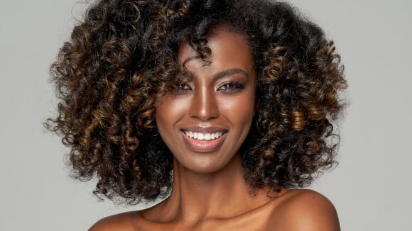 Como fazer uma maquiagem simples para pele negra? Dicas para arrasar! -  Purepeople