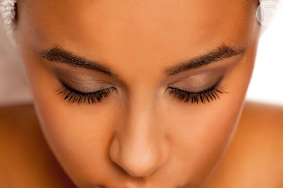 O efeito esfumado dá um toque especial na maquiagem dos olhos