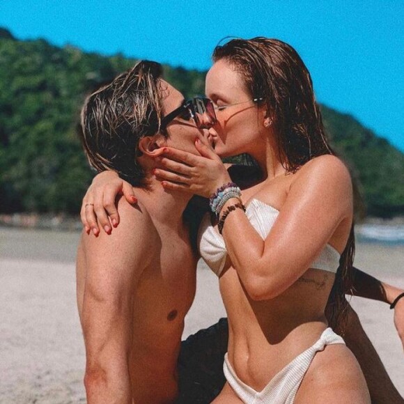 Término de Larissa Manoela e Leo Cidade agita web