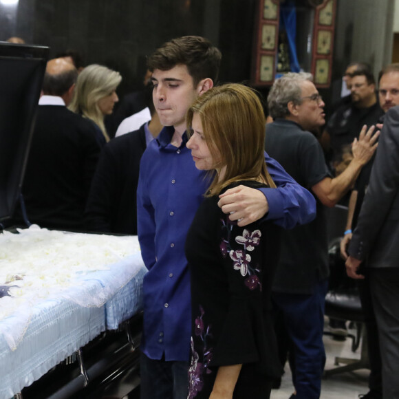 Filho de Gugu Liberato, João Augusto, de 19 anos, se despediu do pai