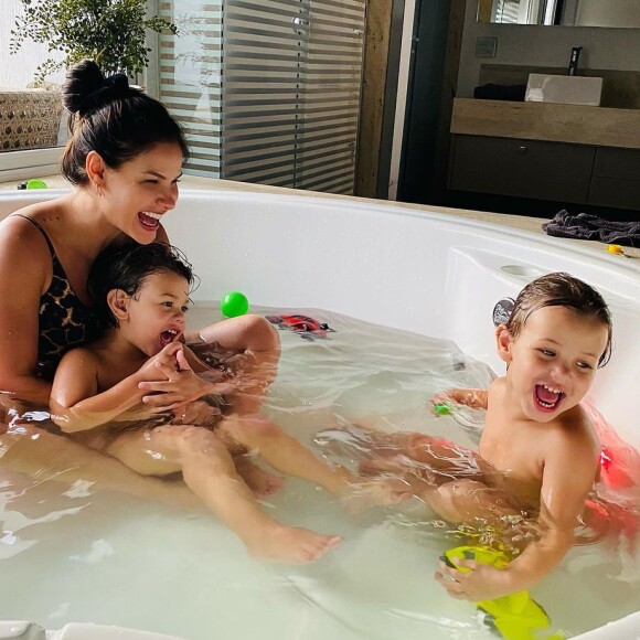 Andressa Suita é mãe de Samuel, de 2 anos, e Gabriel, de 3