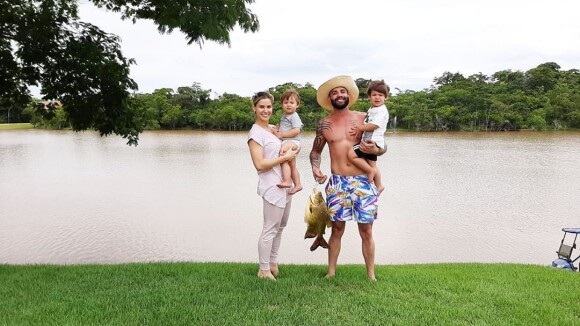 Andressa Suita tietou foto do cantor Gusttavo Lima com filhos do casal