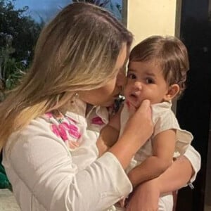 Marília Mendonça dança com o filho, Leo, em vídeo, em 27 de fevereiro de 2021