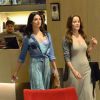 Isis Valverde usa vestido longo durante passeio com Maria João em shopping do Rio de Janeiro