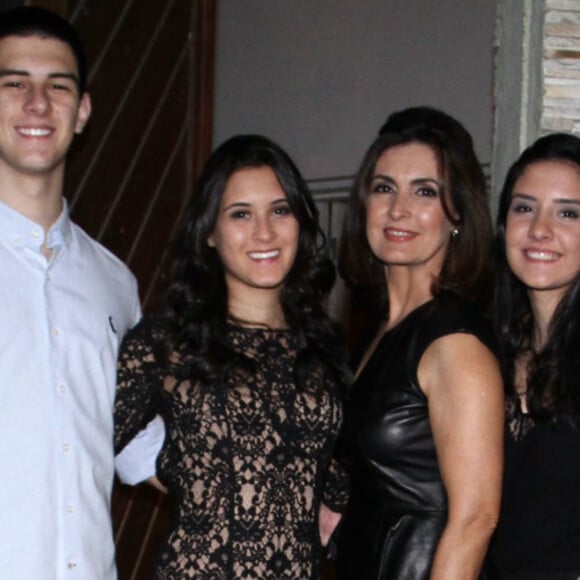 Fátima Bernardes é mãe de Vinícius, Laura e Beatriz