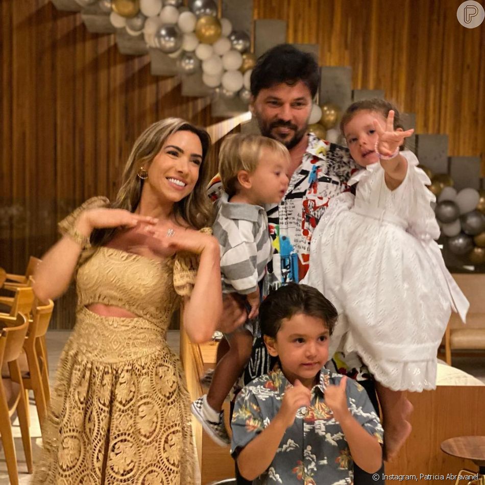 Patricia Abravanel Reuniu Marido Fabio Faria E Os Filhos Pedro Jane E Senor Em Foto No Reveillon Purepeople