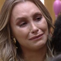 No Paredão falso do 'BBB21', Carla chora e promete vingança: 'Se eu voltar...'