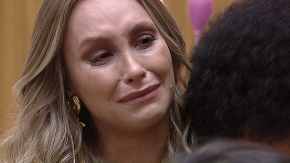 No Paredão falso do 'BBB21', Carla chora e promete vingança: 'Se eu voltar...'