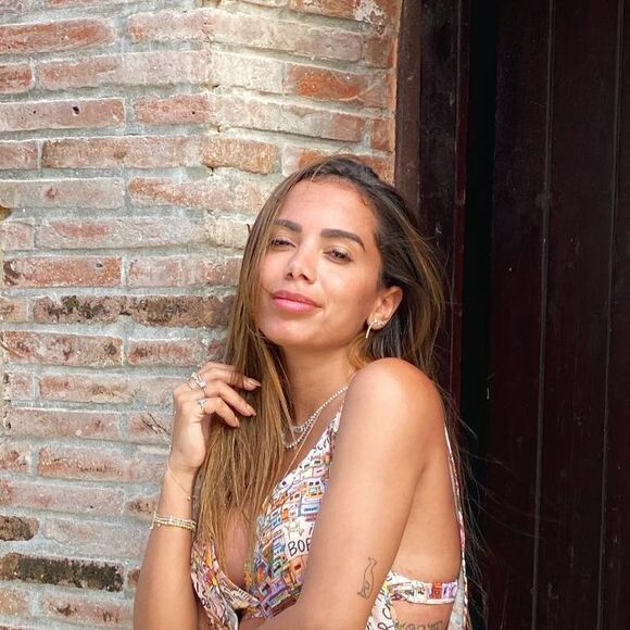 Anitta dispara: 'Chego à conclusão de que faço mais justiça à palavra do que muitos caras por aí que querem mulheres damas, mas não têm nada de cavalheiro'