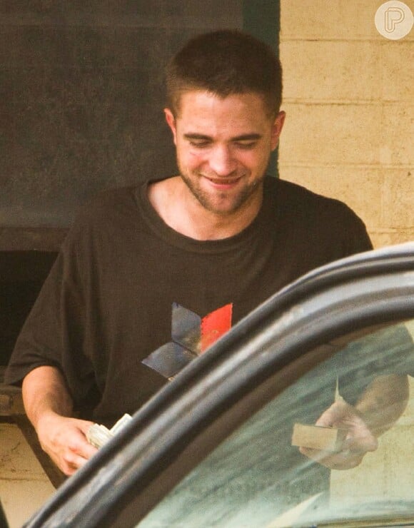 Robert Pattinson deu um tempo com Kristen Stewart enquanto foi para a Austrália