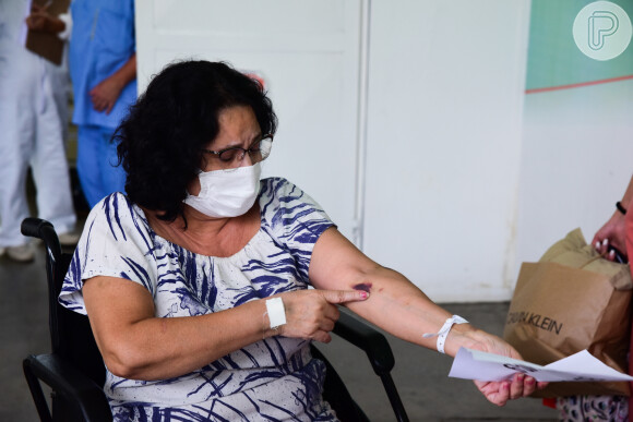 Mãe de Yudi Tamashiro mostrou hematomas pelo tratamento contra a Covid-19. Tânia Maria ficou internada cerca de 15 dias