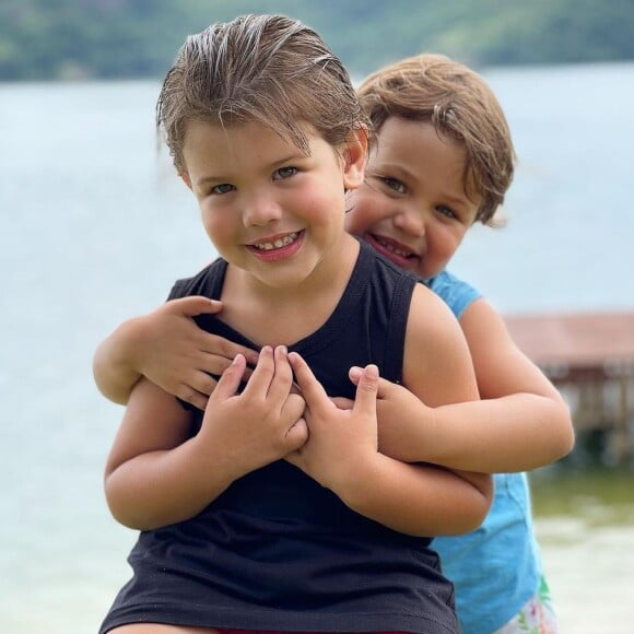 Filhos de Gusttavo Lima e Andressa Suita, Gabriel e Samuel têm 3 e 2 anos, respectivamente