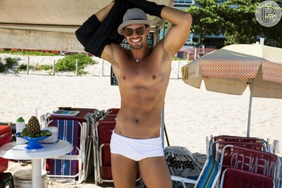 Bruno Miranda trabalha como modelo e professor de vôlei de praia