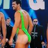 Sunga no estilo Borat deixa o bumbum de Bruno Mirando à mostra no 'Amor & Sexo'