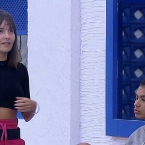 'BBB 21': Thaís reclamou de Juliette para Pocah e Camilla de Lucas e recebeu conselhos das sisters