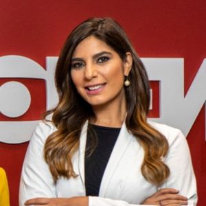 Filhos gêmeos de Andréia Sadi e André Rizek nasceram na manhã desta quarta-feira, 7 de abril de 2021