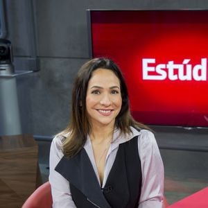 Andréia Sadi tem gravidez de gêmeos revelada na TV por Maria Beltrão no dia 29 de outubro de 2020