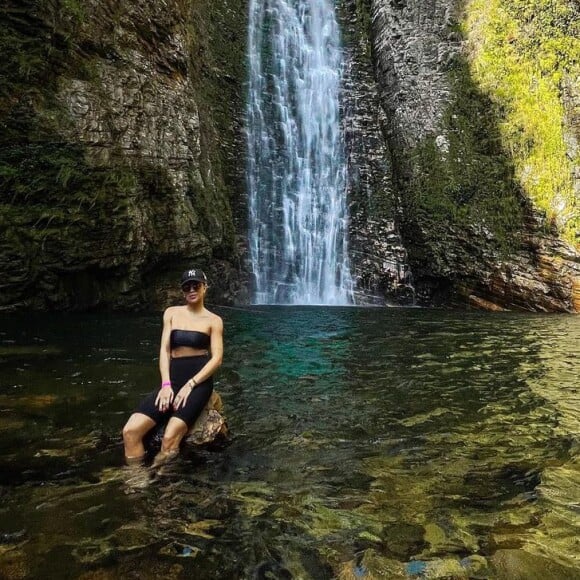 Flávia Pavanelli reagiu às críticas por foto com novo romance na web