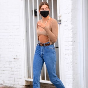 'Não há nada que eu ame mais do que quando ele entra na sala e fica de queixo caído ou elogia como ela está incrível', diz estilista sobre Justin Bieber e Hailey