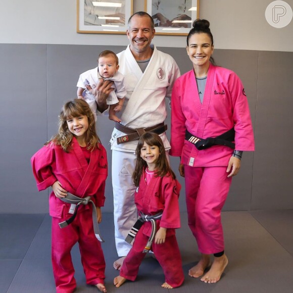 Malvino Salvador é casado com Kyra Gracie e pai de Ayra, de 6 anos, Kyara, de 4 anos, e Rayan, 3 meses
