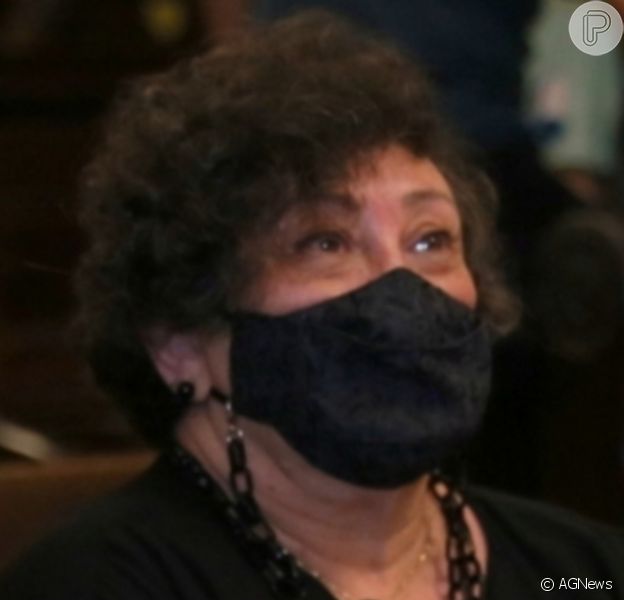 Bárbara Bruno foi para o quarto, mas segue internada com complicações da Covid-19