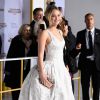 Jennifer Lawrence usa vestido Dior