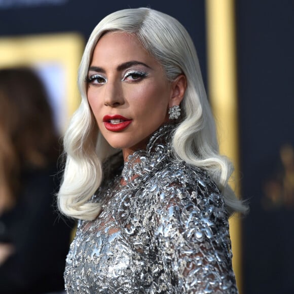 Lady Gaga diz que ficou grávida aos 19 anos após estupro