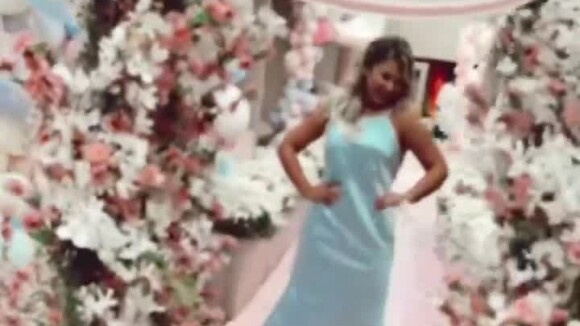 Mulher de Zé Neto, Natália Toscano usa vestido exclusivo em festa de 1 ano da filha. Vídeo!