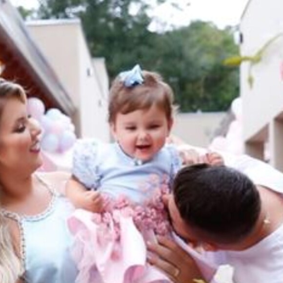 Filha de Natália Toscano e Zé Neto, Angelina ganhou festa ao comemorar 1 ano