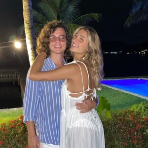 Sasha Meneghel e João Figueiredo embarcaram para Dubai em lua de mel