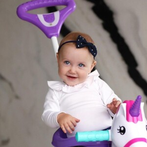 Filha de Ana Paula Siebert e Justus, Vicky tem 1 ano de idade