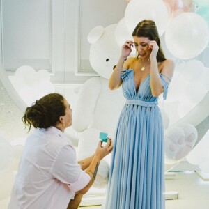 Whindersson Nunes e Maria Lina ficaram noivos durante chá de revelação do 1º filho