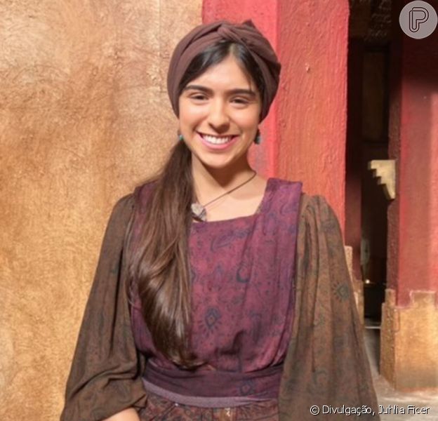 Juhlia Ficer estreia em novelas como a Salma de 'Gênesis'