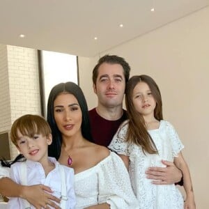 Simaria é casada com o empresário espanhol Vicente, e mãe de Giovanna e Pawel