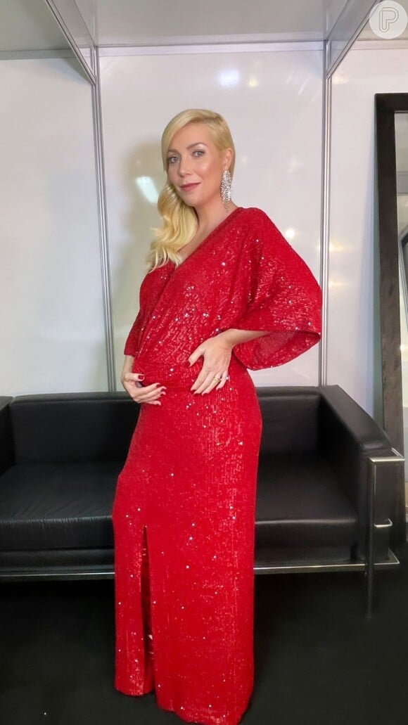 Luiza Possi deixou evidente a barriga da segunda gravidez antes de live nesta sexta-feira, 18 de junho de 2021