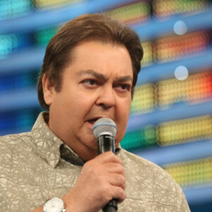 Faustão deverá ter seu programa às 20h e disputar a audiência com 'Fantástico', 'Domingo Espetacular' e 'Programa Silvio Santos'