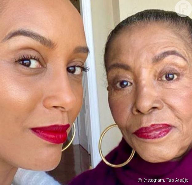 Tais Araújo aparece com a mãe, Dona Mercedes, em selfie após um ano sem se encontrarem