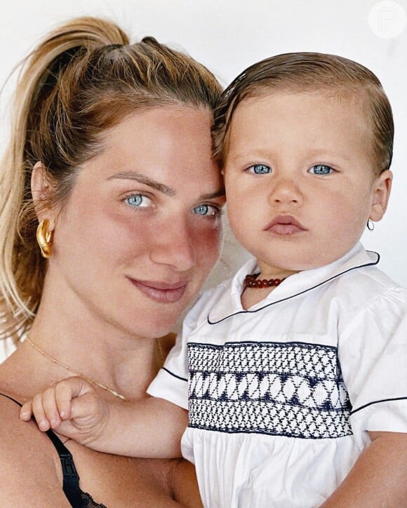 Giovanna Ewbank posta novas fotos de caçula Zyan, prestes a completar um ano, e aparência do bebê rouba cena: 'sua cara!'
