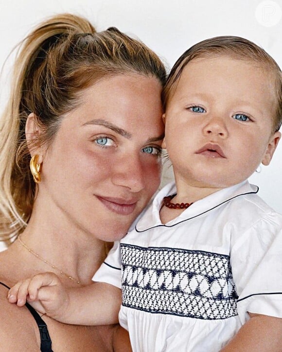 Giovanna Ewbank comenta sobre bebê Zyan, filho mais novo com Bruno Gagliasso: 'cheio de personalidade'
