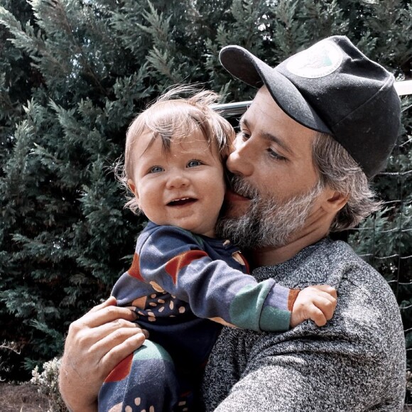 Zyan, filho mais novo de Bruno Gagliasso e Giovanna Ewbank, completa um ano em julho